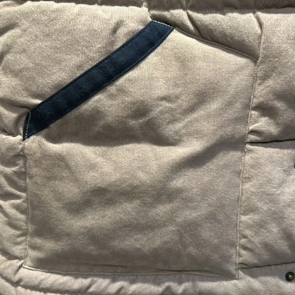 Men's Two-Tone Vest - Picture 3 of 6